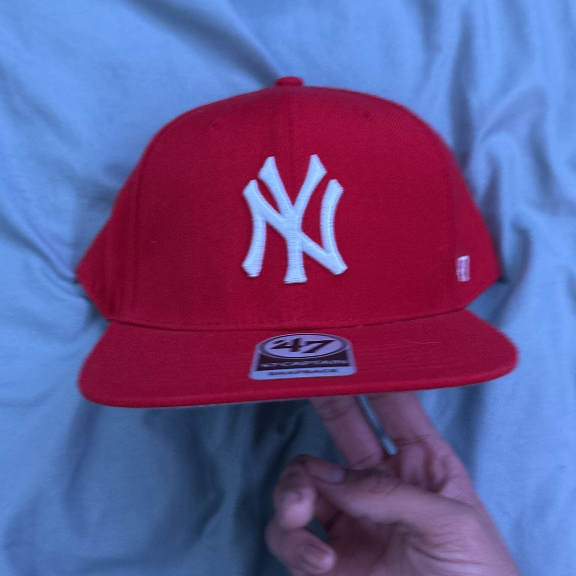 Red yankees hat
