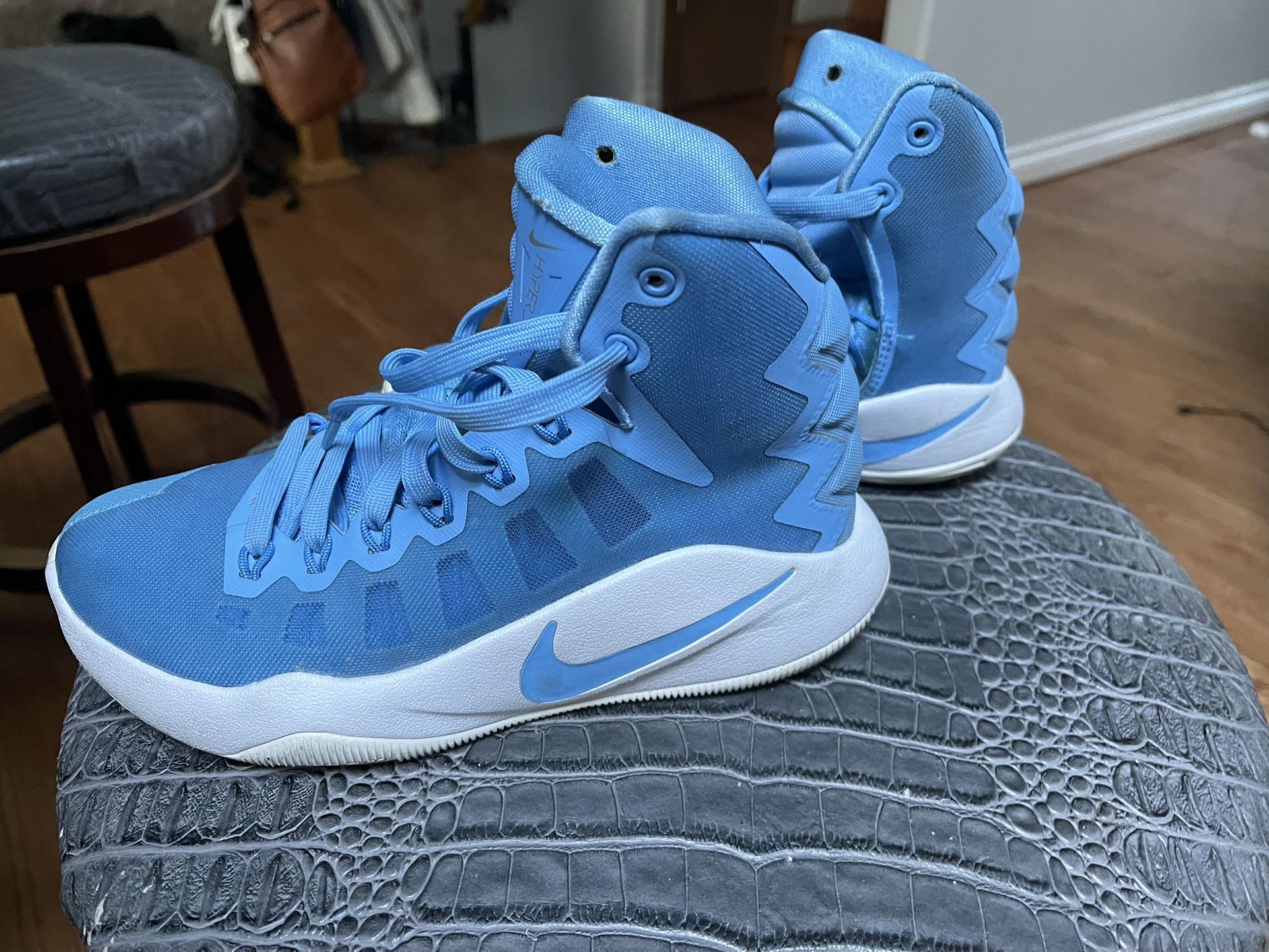 Nike Size 6 Boy