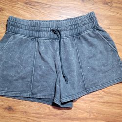Wild Fable Charcoal Black Gray Casual High Waisted Shorts Size Large