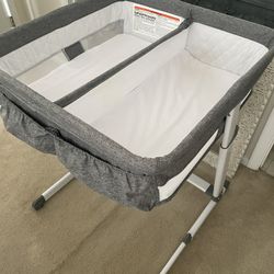 Delta Children’s Double Bassinet 