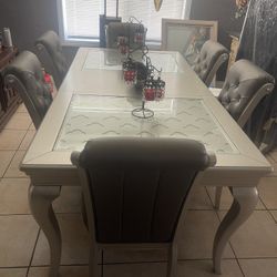 6 Chair Dinning Table