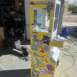 Pokémon Mini Claw Machine