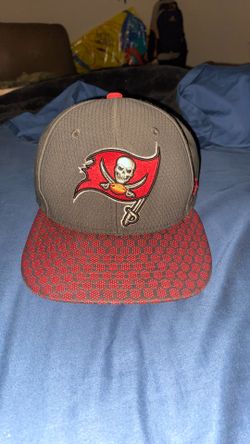 Tampa Bay Buccaneers NFL Snapback Hat – Authentic – Like New