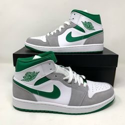 Air Jordan 1 Mid SE size 8.5 pine green Deadstock New!
