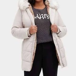 TORRID WHITE PARKA SIZE 3X