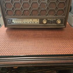Magnavox Vintage Radio 