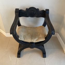 MidCentury Baroque Style Savaranola Chair