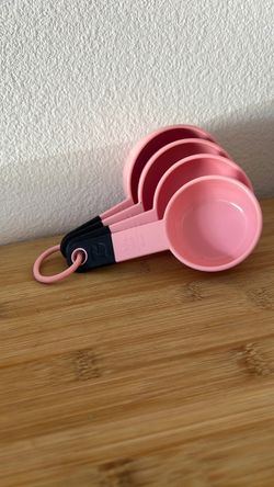 Used measuring cups $1.00