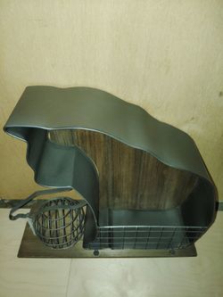 Cat shelf decor