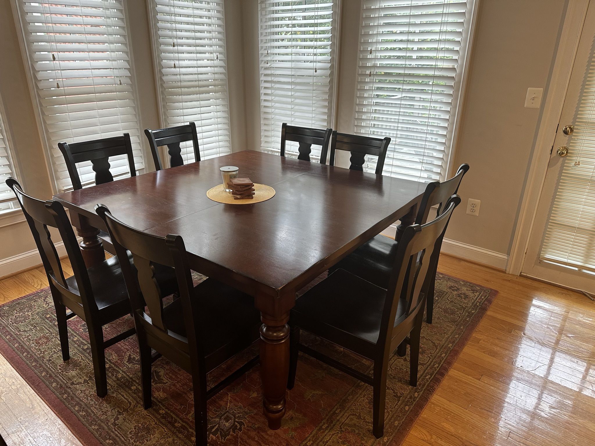 Kitchen Table & 8 Chairs 