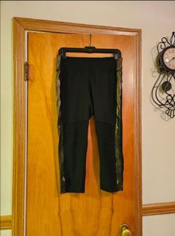Like New RBX Black With Gold Trim Mesh Leggings Size Medium