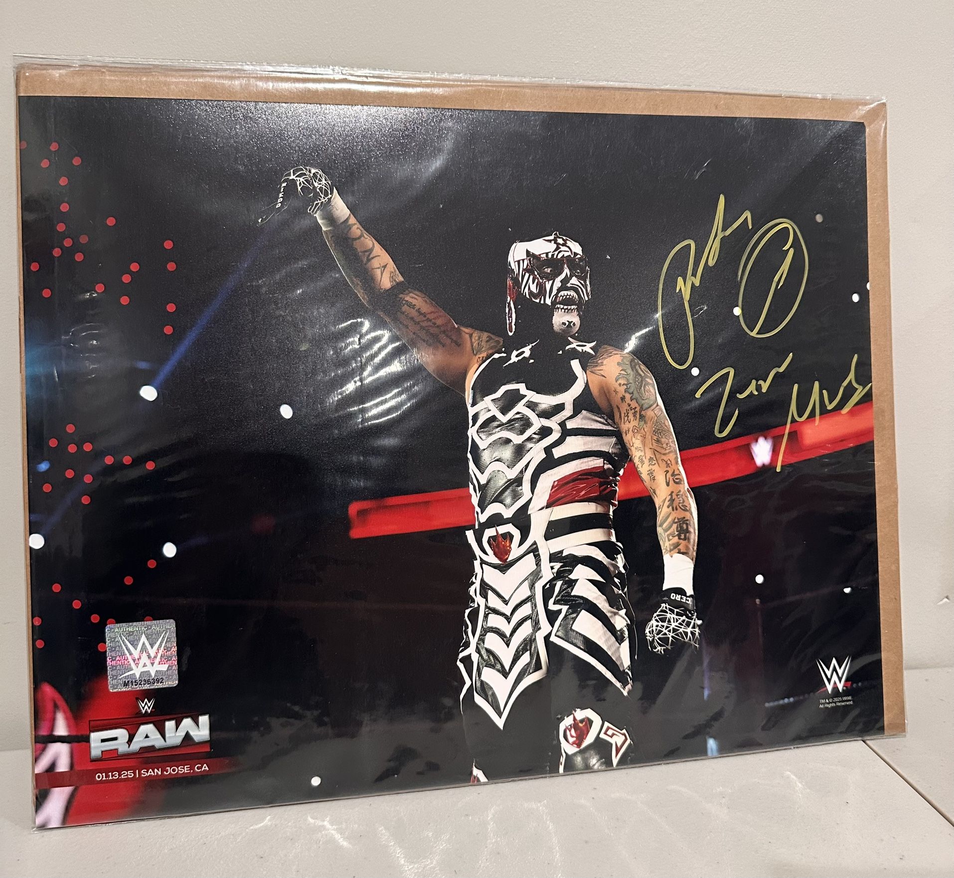 WWE Penta signed 11x14 Photo