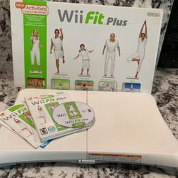 Wii Fit Plus Game & Balance Board In box 