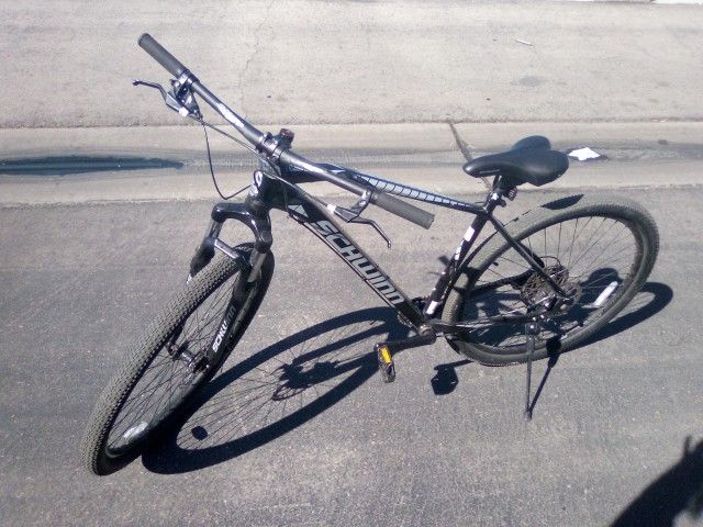 Schwinn 29 hotsell taff mountain bike