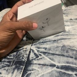 AirPod Pro 2 BRAND NEW AND SEALED (negotiable)