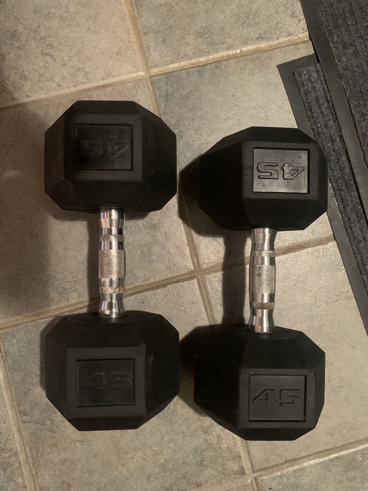 4 Pairs Of Rubber Coated Cast Iron Dumbbells