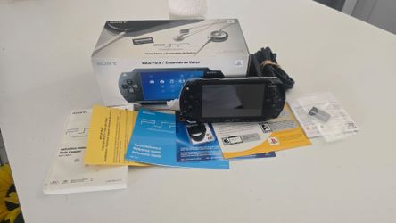 PSP 1001 LIKE NEW MINT CONDITION with manuals and box