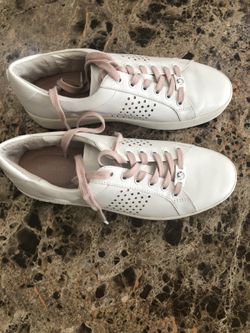 Michale Kors poppy Lace up sneaker size 9