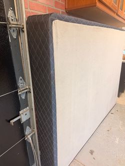 QUEEN SIZE BOX SPRING