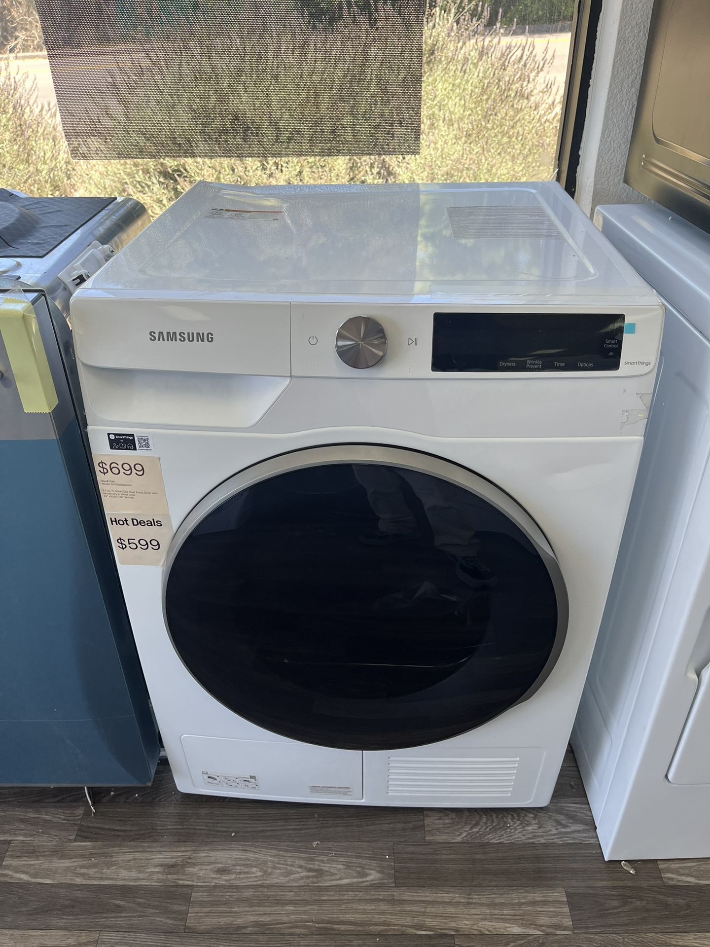 599 Samsung 4.0 Cu Ft Smart Dial Heat Pump Dryer - One Yr Warranty