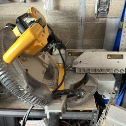 Dewalt Electric Saw   12 Inch