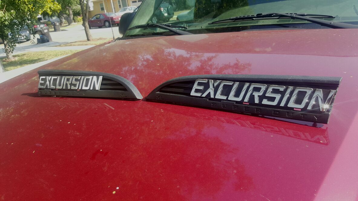 2015 ford excursion emblem
