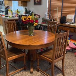 Oak Table Whit 4 Chairs