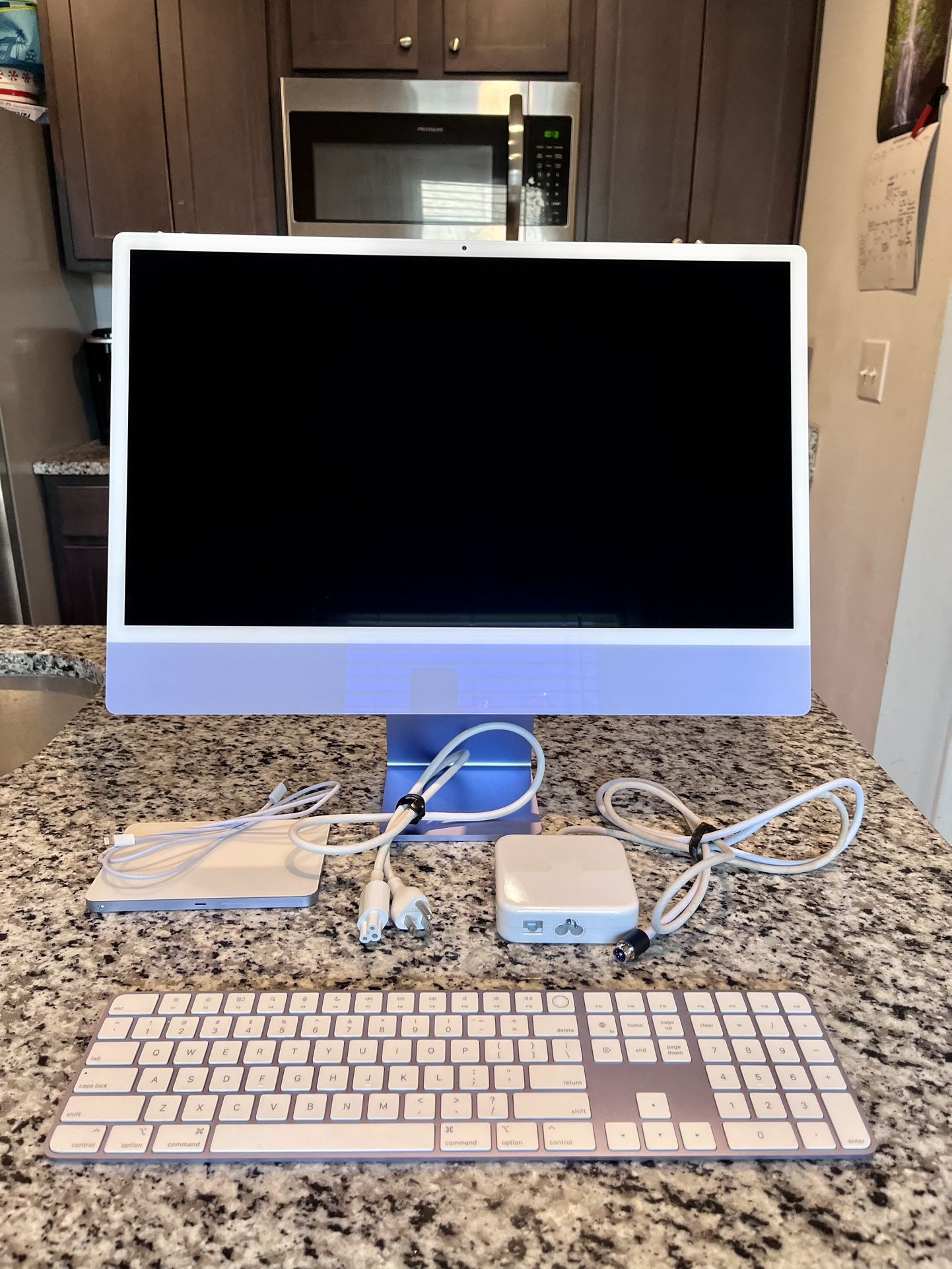 Apple - iMac 24” - M1 Chip - 3.2 GHz - 8 Core GPU - 16 RAM - 2 TB of Storage - A2438 BLUE