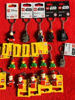 Lot 16 LEGO Star Wars CHRISTMAS SANTA CLAUSE MICKEY MOUSE MANDALORIAN MINIFIGURE Keychain