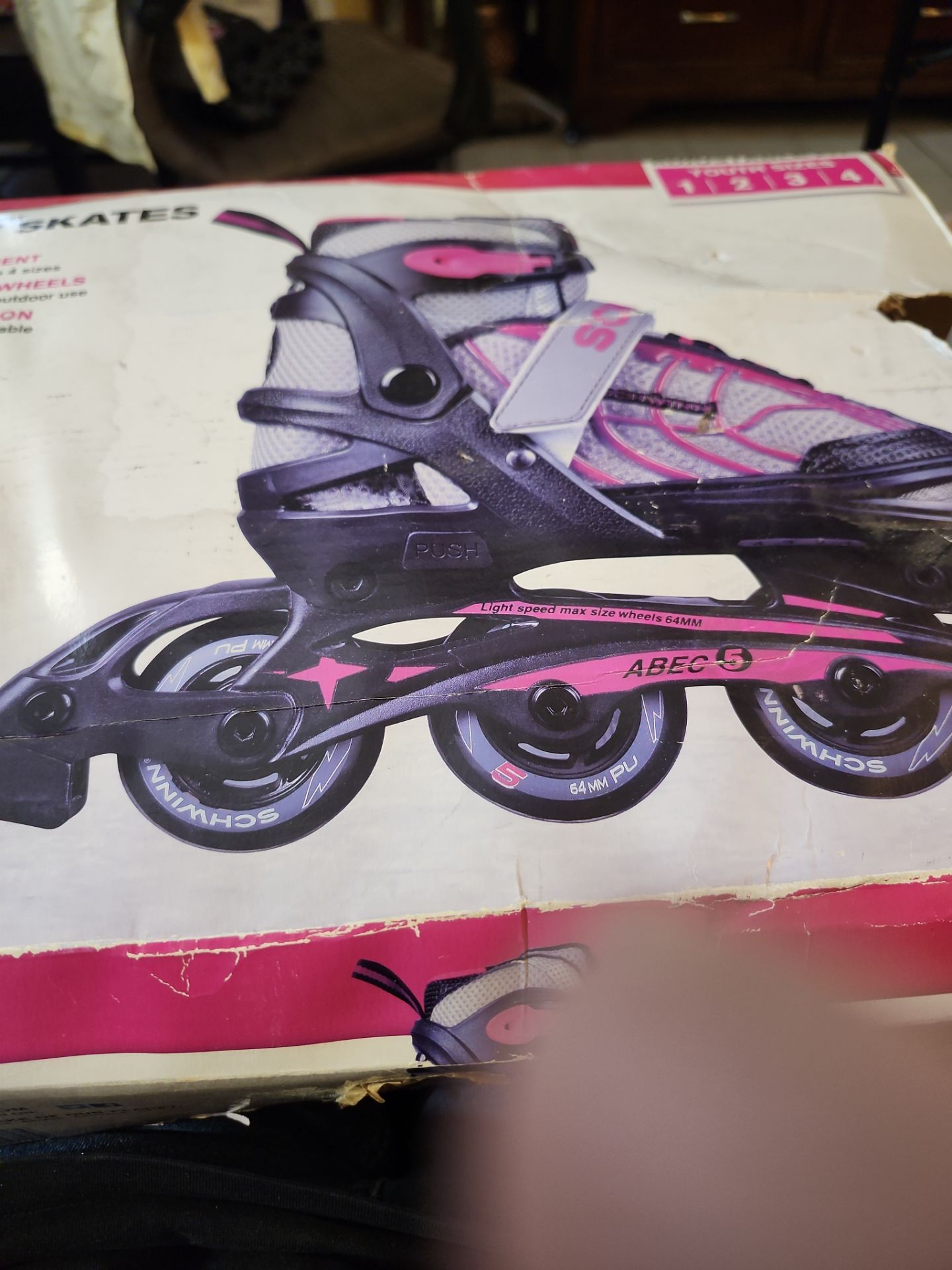 Girl's Shwinn skates