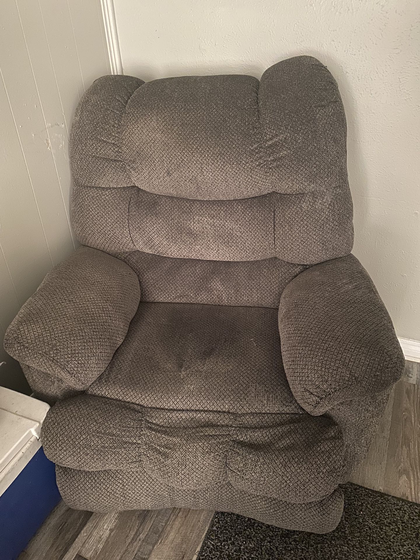 Rocker Recliner 