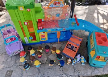 Little people.bundle all for $30 used condition they play music