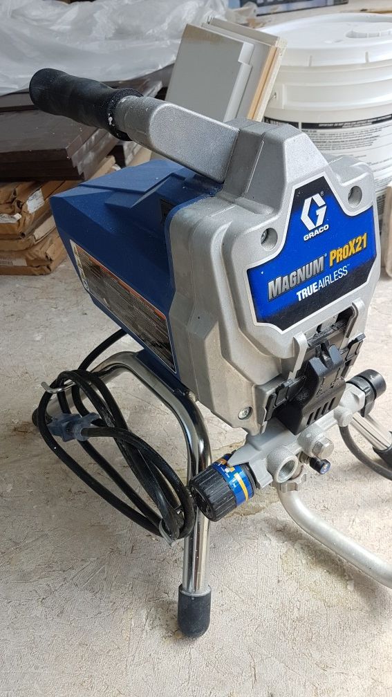 Graco Magnum ProX21 Airless Paint Sprayer With 100' hose