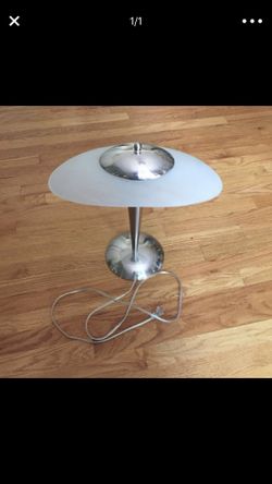 Table lamp