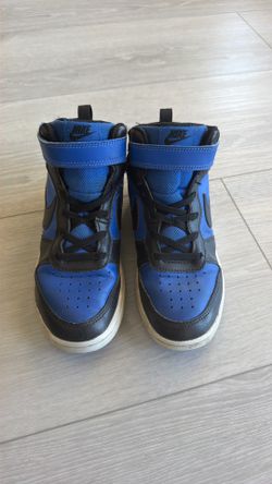 Nike kids size 2y