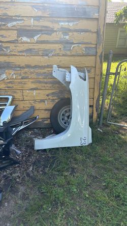 2015-20 Chevy Tahoe left fender LH