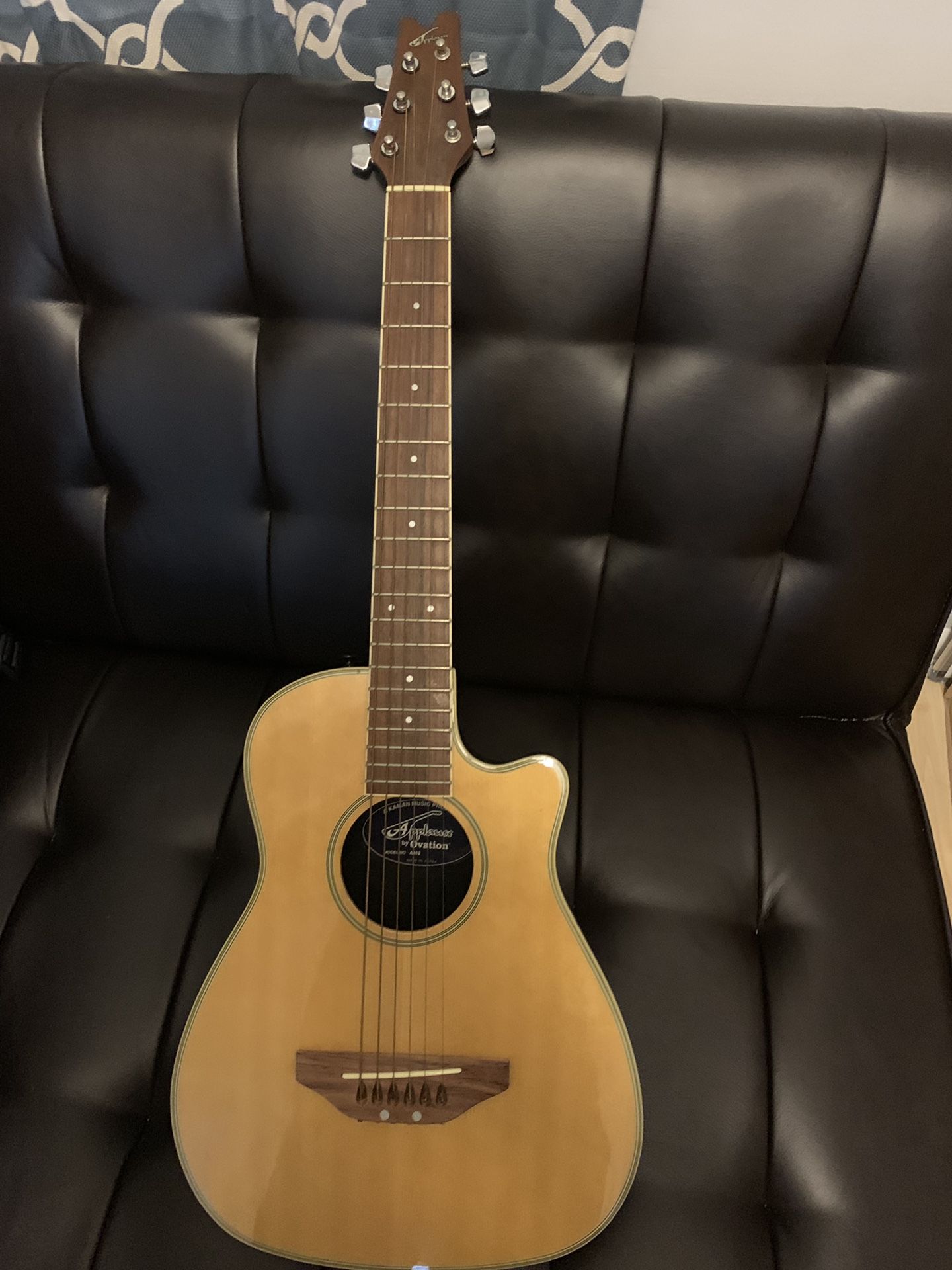 Ovation applause AA12 mini traveler acoustic guitar