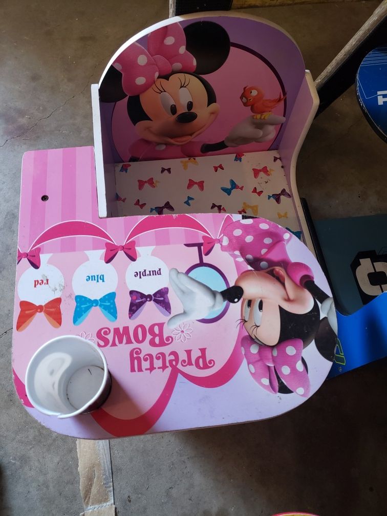 Mini mouse desk