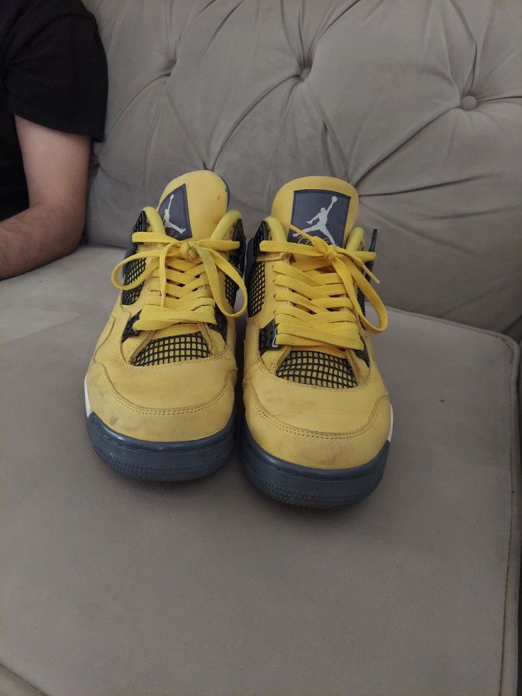 Jordan 4 Retro Lightning