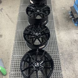 Corvette TSW wheels. Gloss Black. 19x9.5 Front / 20x11 Rear. Like New No Curb Rash Or Bends . 