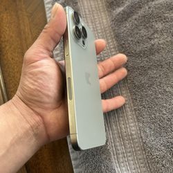 iPhone 15 Pro Max 256gb Unlocked Like New 