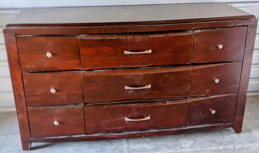 9 Drawer Bedroom Dresser for Sale in Henderson, NV OfferUp