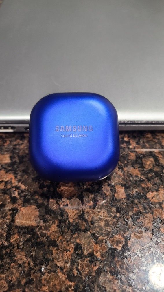 Samsung Galaxy Buds Live True Wireless Headphones CHARGING CASE  (SM-R180 ) Mystic Blue In Excellent Condition 