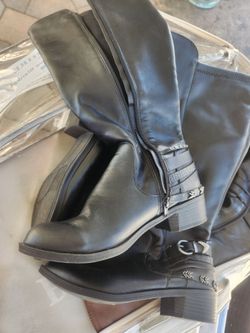 women boots size 7M