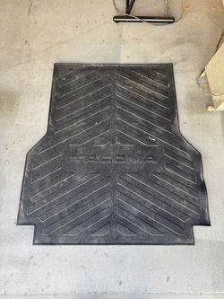 OEM Toyota Tacoma Bed Mat – Gen 2 (2005–2015) – Short Bed