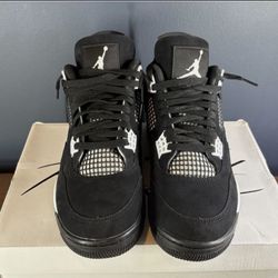 Air Jordan 4 White Thunders 