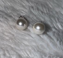 Gorgeous Sterling 8mm South Sea Pearl Stud Earrings