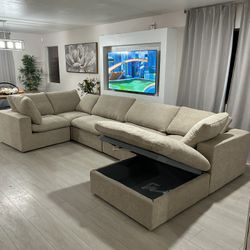 BRAND NEW IN BOX! Oatmeal 6 Piece CLOUD Modular Sectional Couch (FREE DELIVERY 🚚)