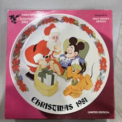 Vintage disney Christmas plate 1981