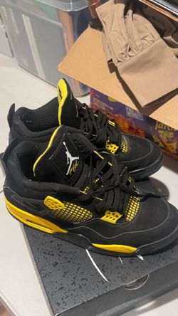 jordan black and yellow